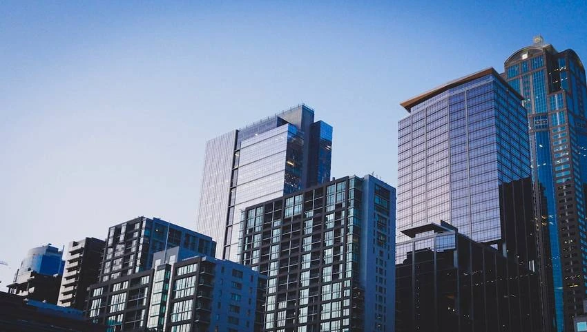 Fiabilité SCPI : comment vérifier un intermédiaire avant d’investir